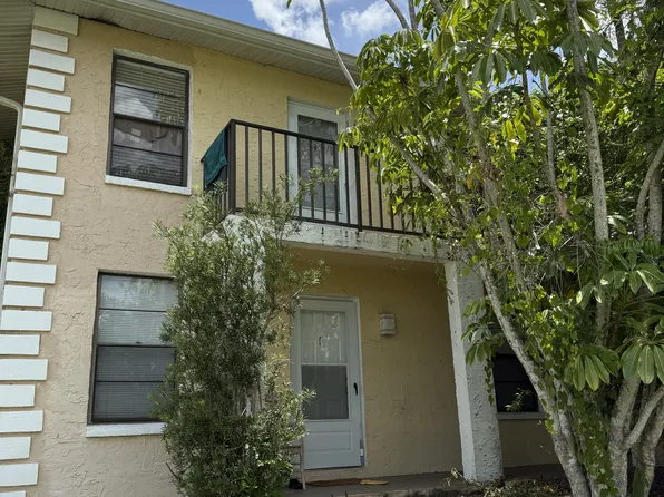 3806 Guilford Rd #201, Naples, FL 34112