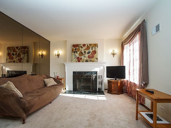 3rd image of 9420 Greenwood Ave