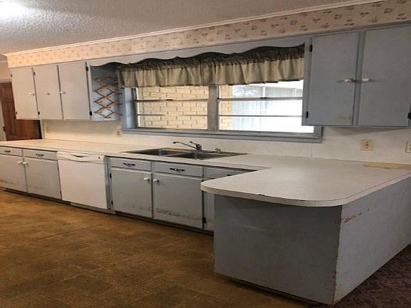 5th image of 2501 Leopard Dr