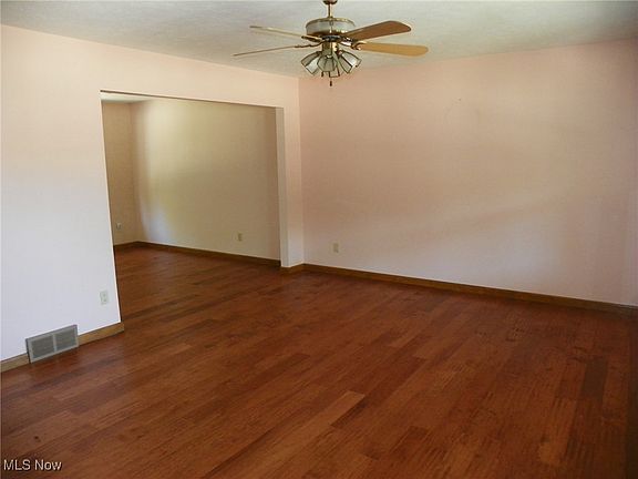 2nd image of 5638 S Park Blvd