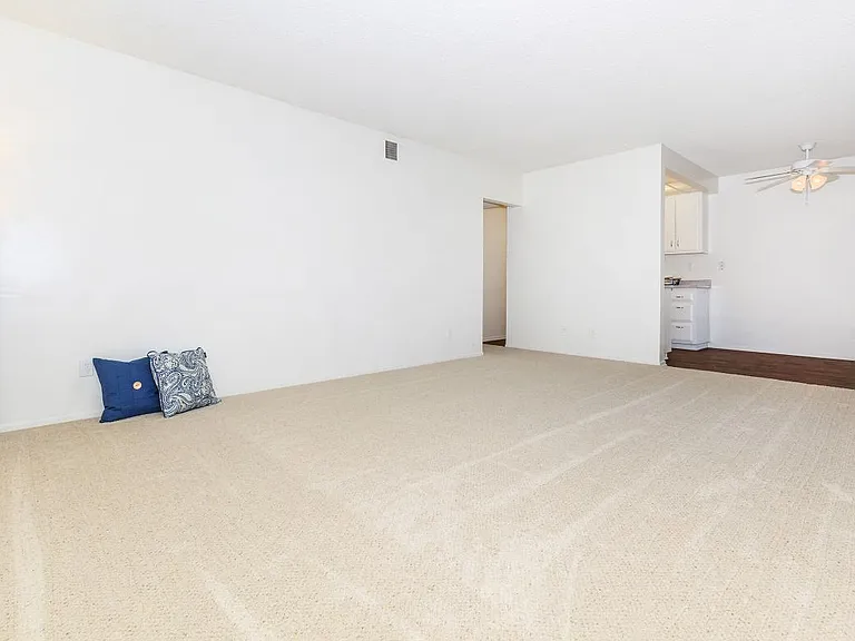 La Ramada Apartment Homes — Photo 17