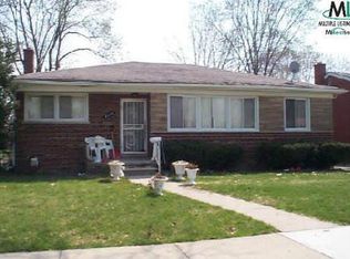 22110 Avon Rd, Oak Park, MI 48237