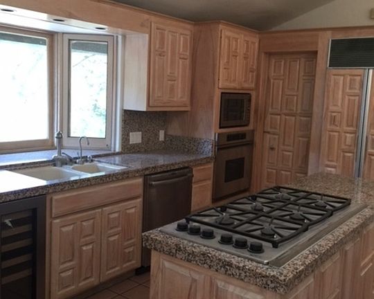 3rd image of 1810 Melhill Way