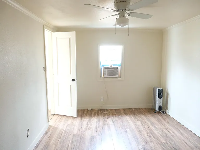 714 W 9th St — Photo 10