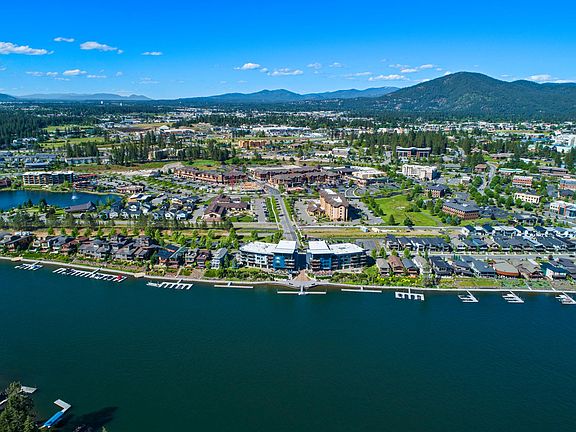 aerial of Riverstone