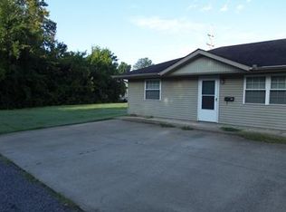 306 N 7th St #306N7, Herrin, IL 62948