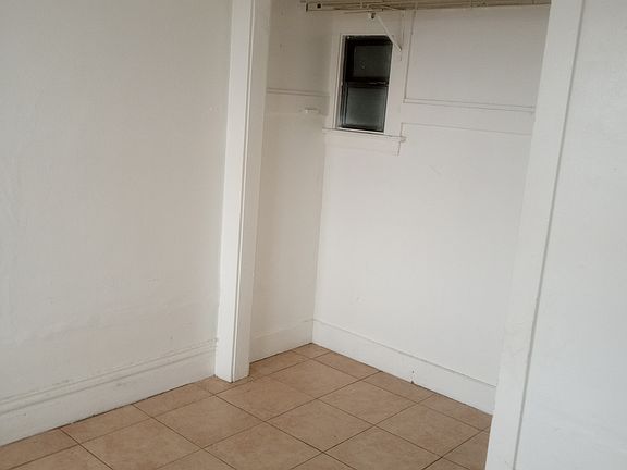 2nd image of 315 25th St #24