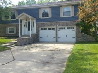 1780 Glen Lake Rd, Hoffman Estates, IL 60169