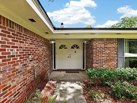 5th image of 8677 SAN SERVERA Drive W