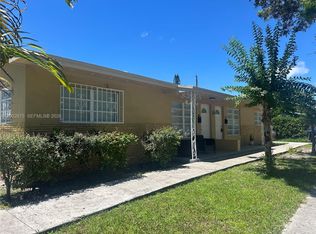 412 SW 10th St #1-2, Hallandale, FL 33009