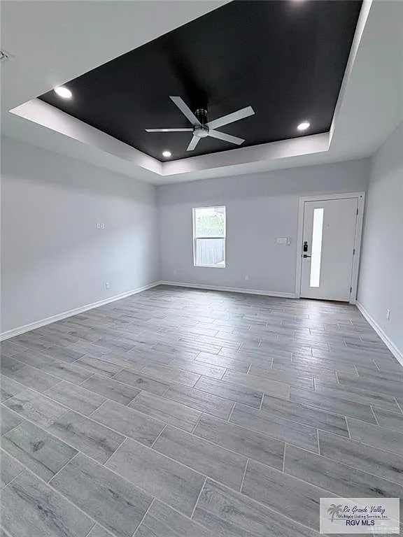 3 bed, 2.0 bath, 1010 sqft, $1,495 — Photo 3