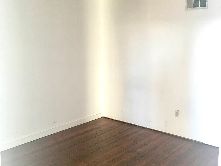 117 1/2 Miami St #PENTHOUSE — Photo 5