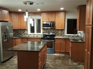 12 Hearthston Ln, Monsey, NY 10952
