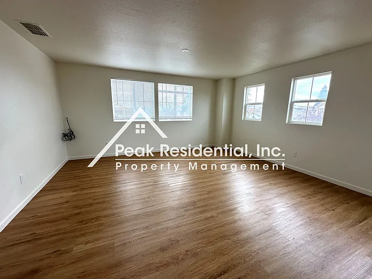 1811 Waterfall Dr — Photo 19
