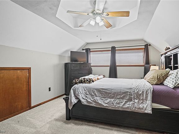 5th image of 1664 Hanover St