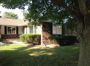 12 E Kennedy St, Sullivan, IL 61951