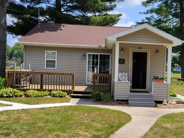 4205 S Oak Dr, Beaverton, MI 48612