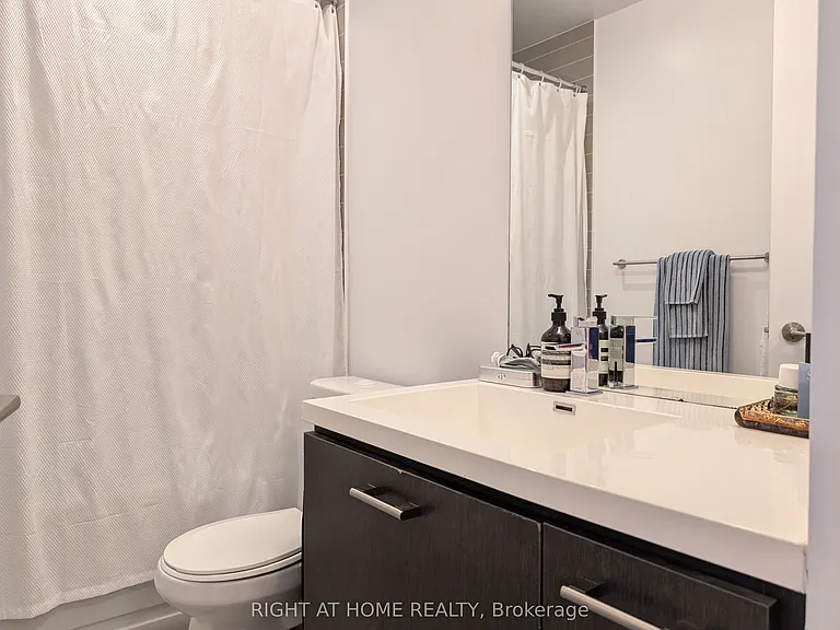 87 Peter St #2109 — Photo 8