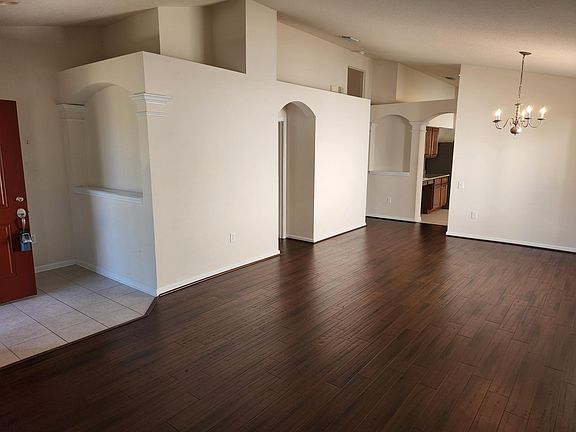 5th image of 30442 Annadale Dr