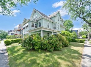 96 Garfield St, Springfield, MA 01108