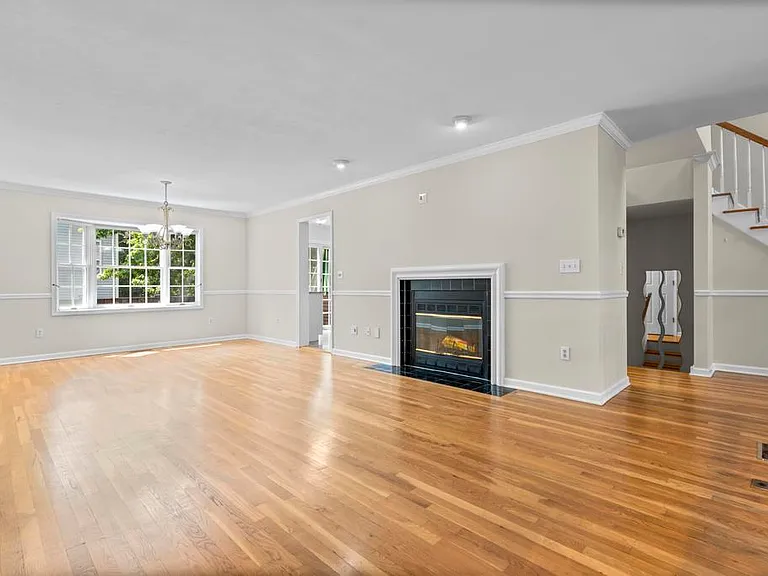 584 Hope St #7 — Photo 5
