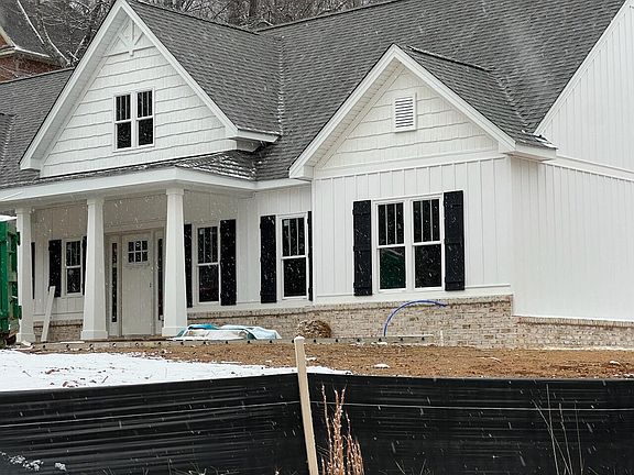 4th image of 6409 Hidden Woods Dr