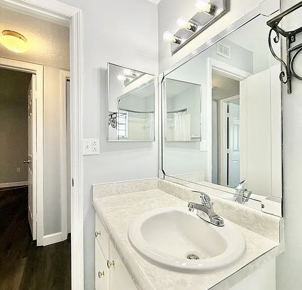 1712 Belleair Forest Dr #D — Photo 34