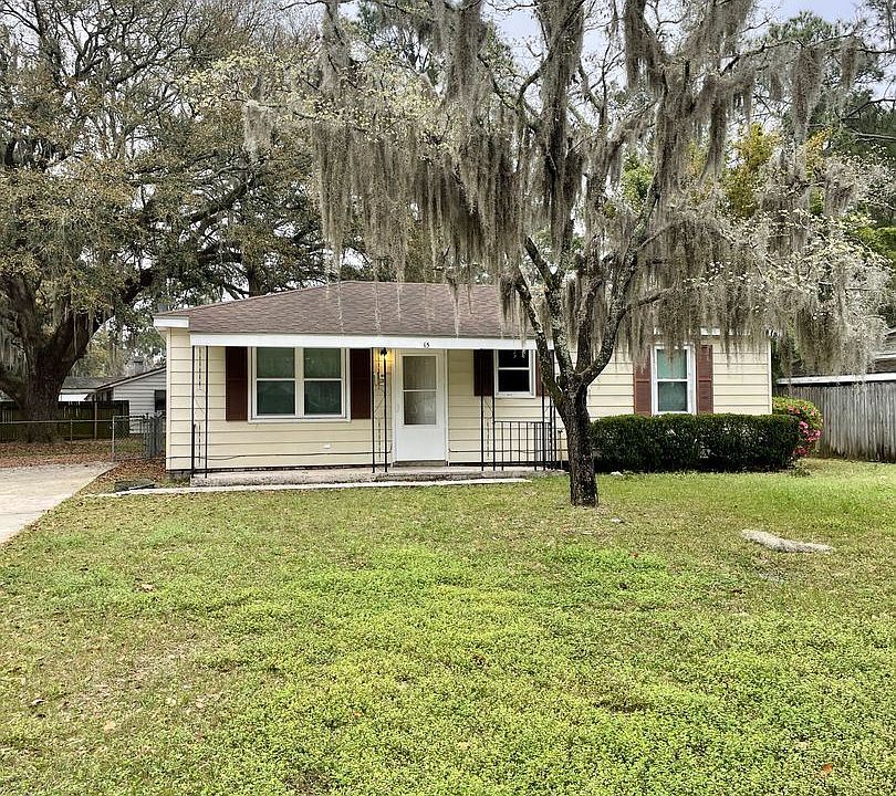 2nd image of 15 Arthur Cir