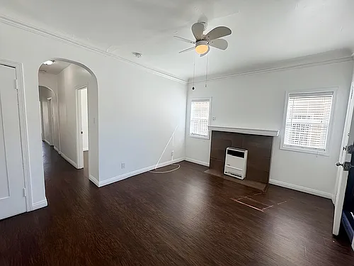1272 N Ardmore Ave — Photo 3