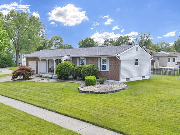 3rd image of 747 Hunt Valley Dr