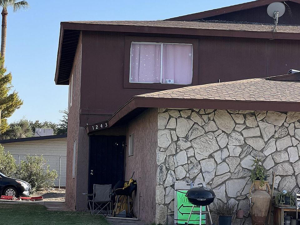 2nd image of 1243 W 20th Pl