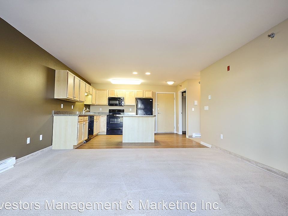1st image of 1710-1740 13th St SE #107