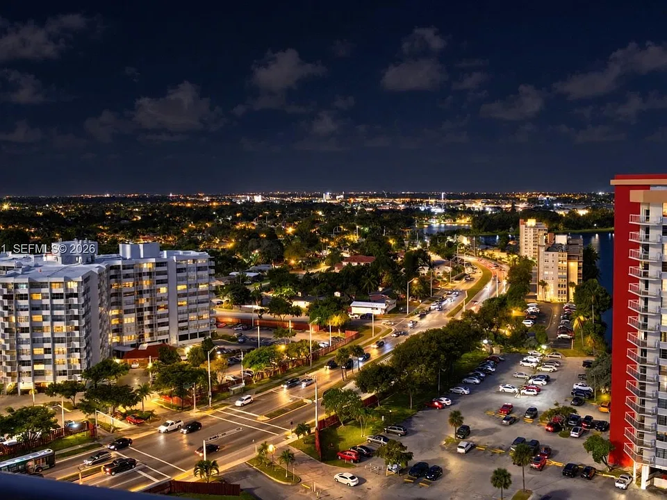 1351 NE Miami Gardens Dr #Penthouse 3E