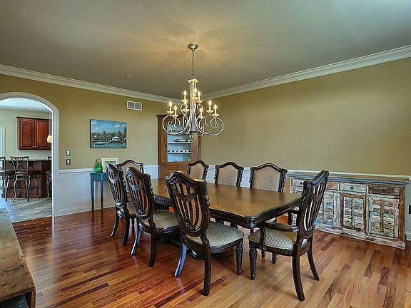 3rd image of 269 Dickinson Dr