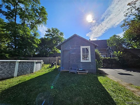 3rd image of 123 Stinard Ave