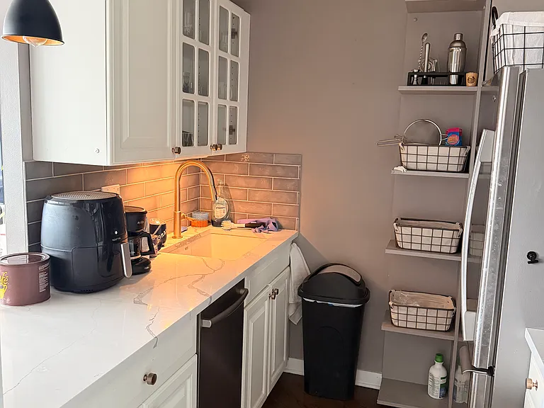 70 W Burton Pl #1406 — Photo 5