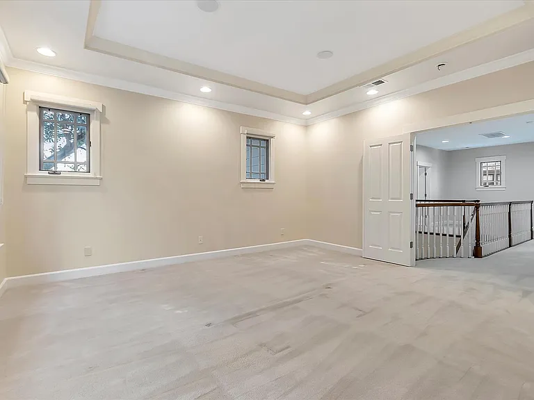 121 Boyer Ln — Photo 32