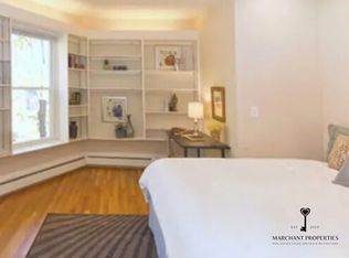 1000 Memorial Dr APT 2R, Cambridge, MA 02138