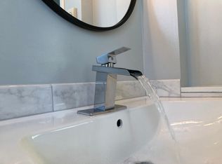 1518 NW 53rd St APT 4, Seattle, WA 98107