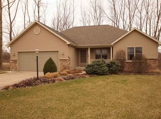 1479 Stratford Dr, Winona Lake, IN 46590