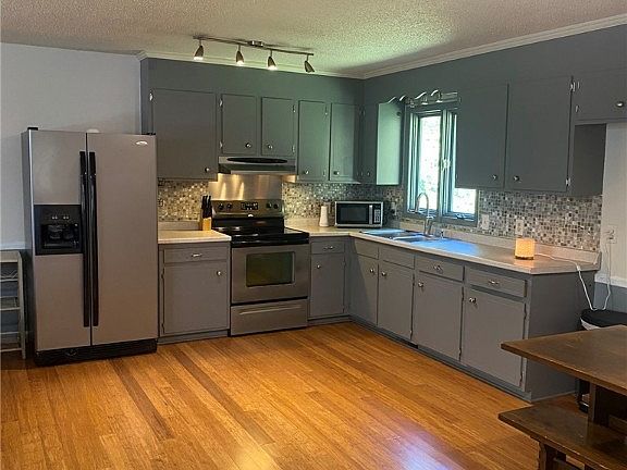 4th image of 192 Westover Drive
