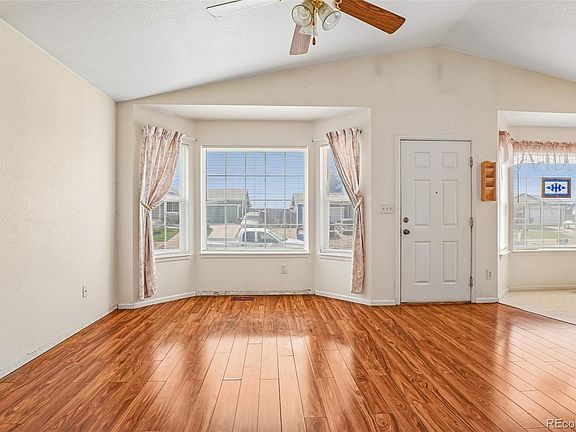 5th image of 833 E 21st Street