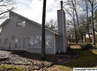 81 Riverbend Cir, Guntersville, AL 35976