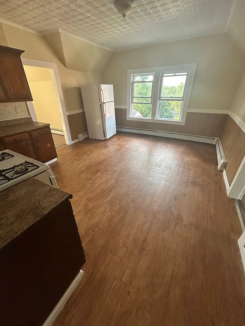 5 Oak Street - Meriden — Photo 4