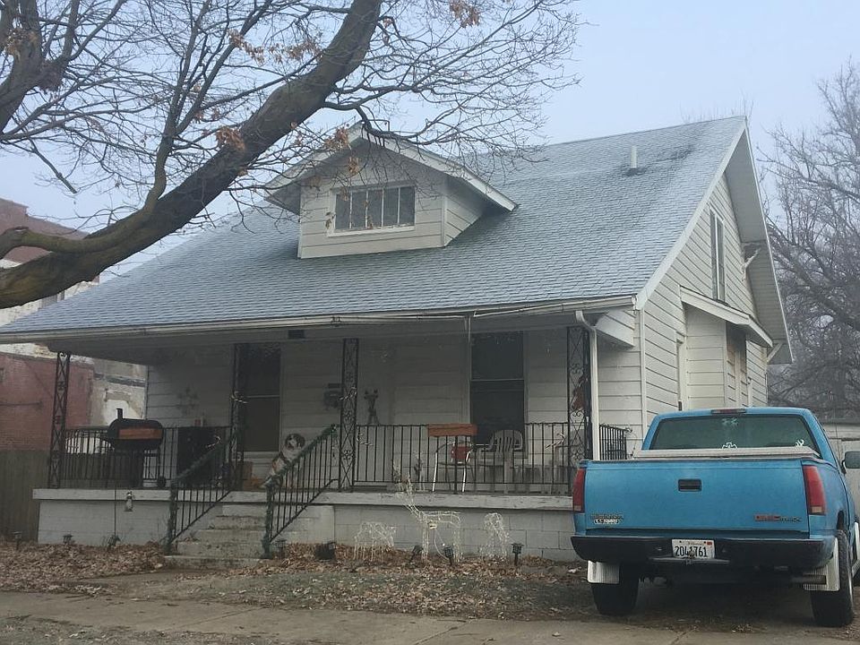 2nd image of 1316 Champaign Ave