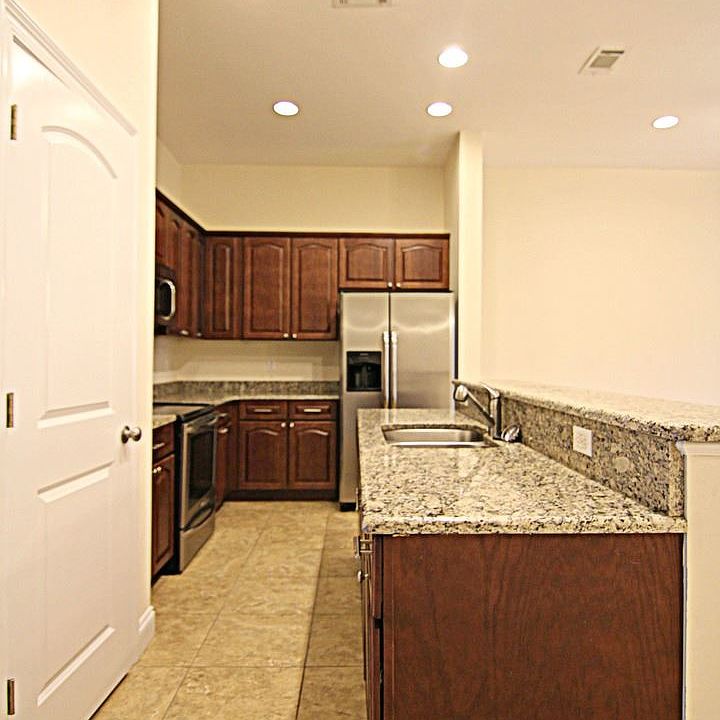 1st image of 1257 Sharif Dr