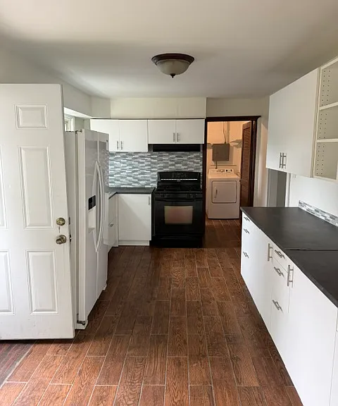 259 N Jackson Ave — Photo 4