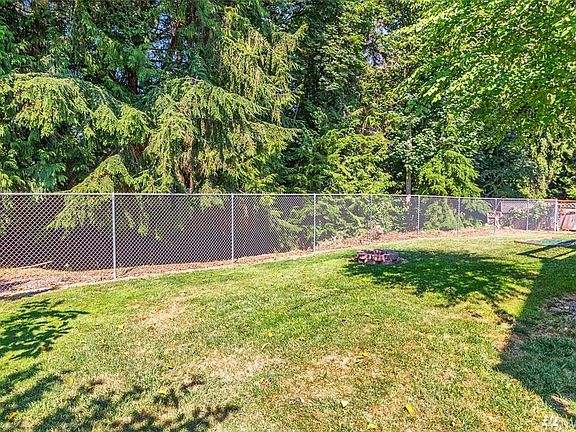 4th image of 3508 Quinault Ct NE