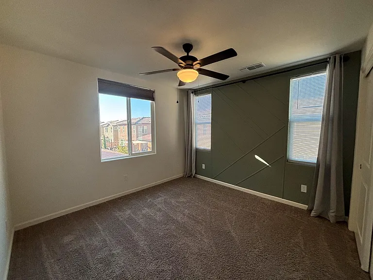 827 Fir St W — Photo 31