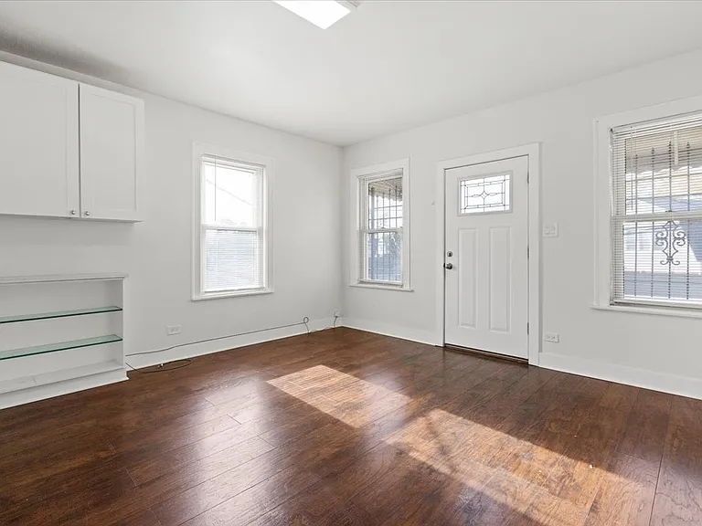 5742 N Milwaukee Ave #2A — Photo 2
